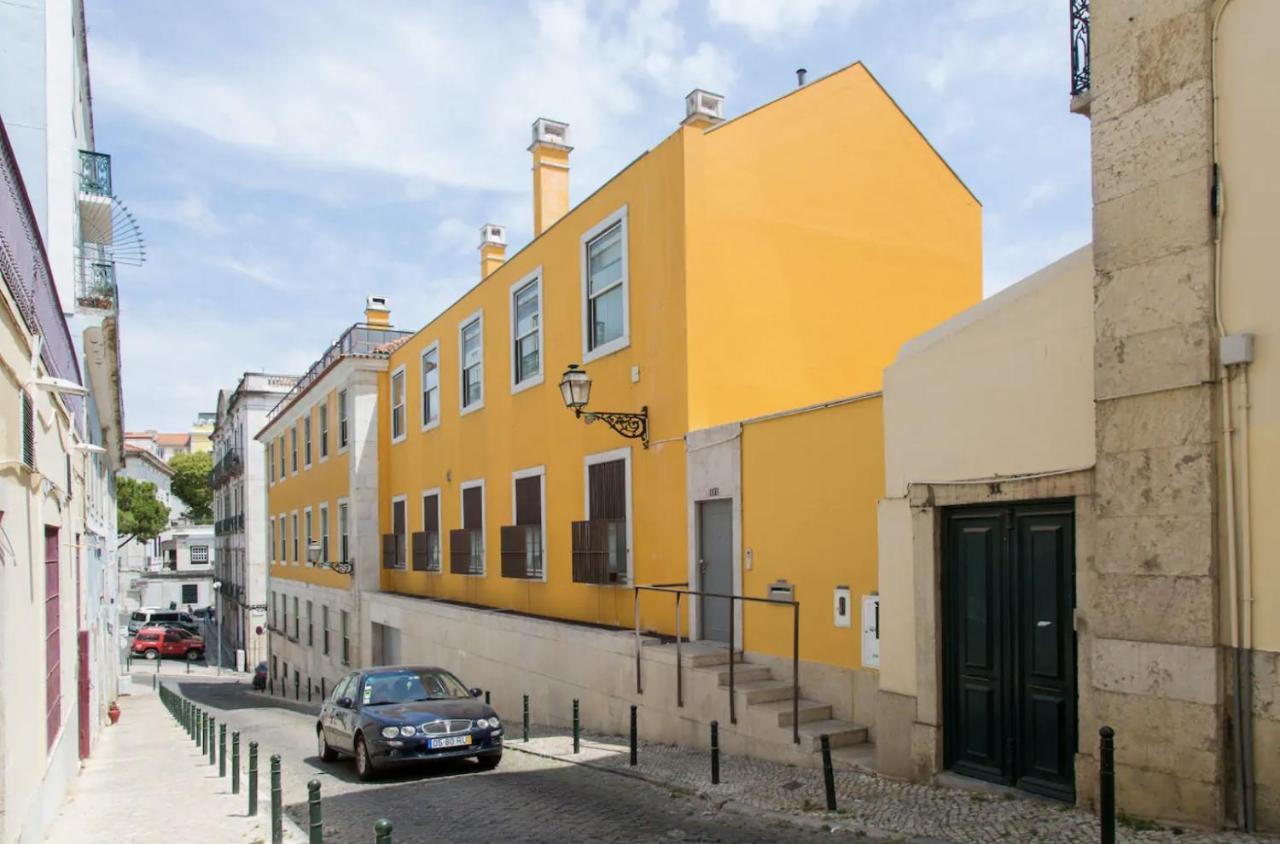 Beautiful 3-Story House In Chiado With A 40M² Private Terrace Lägenhet Lisboa Exteriör bild
