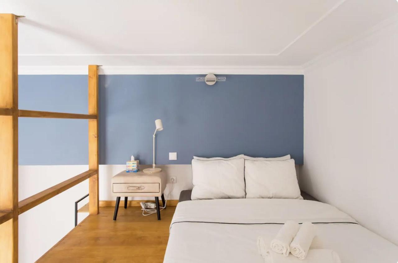 Beautiful 3-Story House In Chiado With A 40M² Private Terrace Lägenhet Lisboa Exteriör bild
