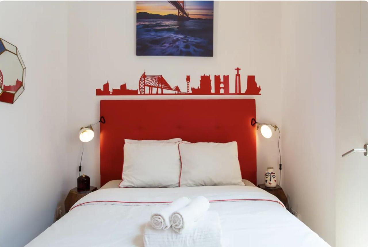 Beautiful 3-Story House In Chiado With A 40M² Private Terrace Lägenhet Lisboa Exteriör bild
